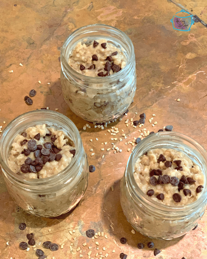 3 small jars with Chocolate Chip Cookie Dough Overnight Oats in them