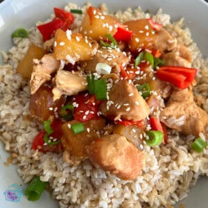 close up of a plate of slow cooker chicken pineapple teriyaki