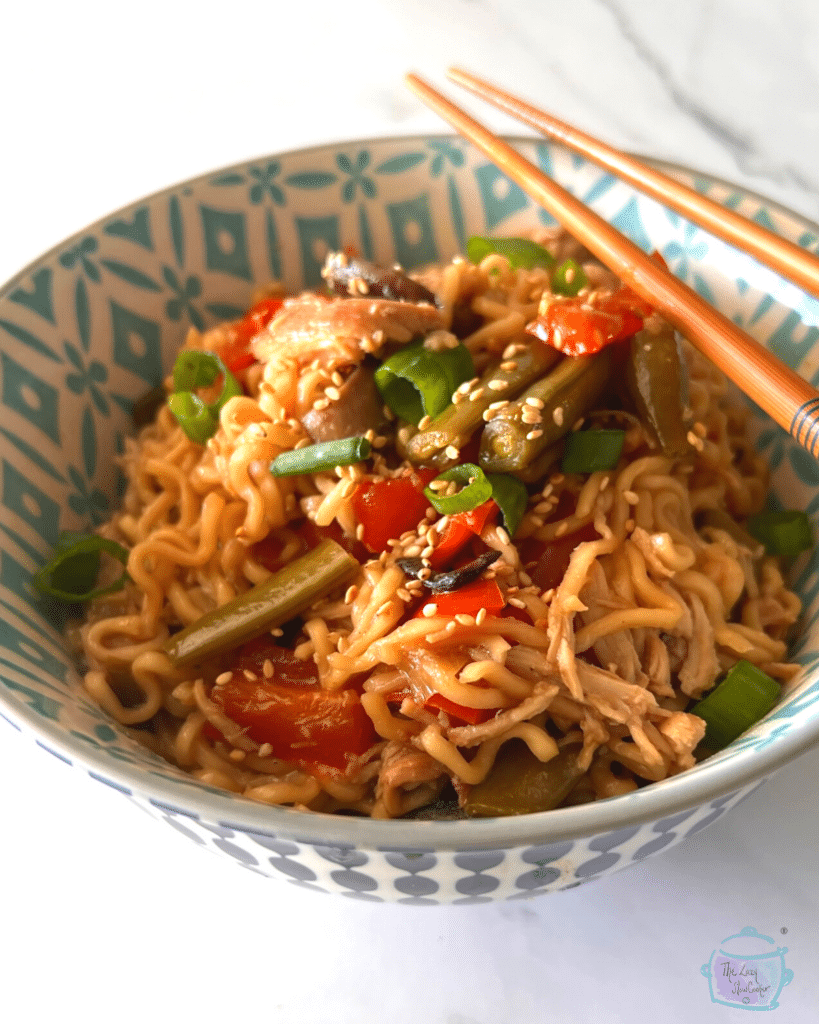 crockpot ramen chicken in a bowl