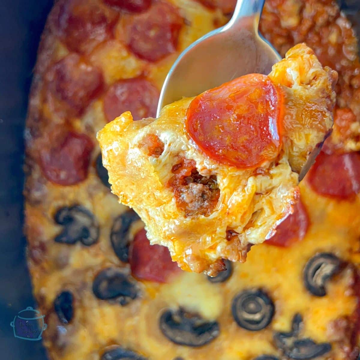 Cheesy Crockpot Pizza Casserole Recipe