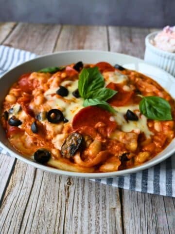 A bowl of pizza beans ready to be eaten